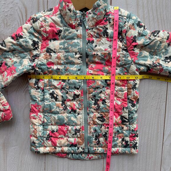 The North Face Girls XXS 5 ThermoBall Eco Insulation Puffer Jacket Floral Camo - Picture 5 of 8